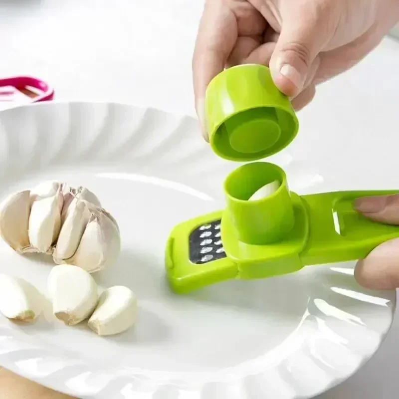 Kitchen Gadgets Green - 1 個ミニガーリックグラインダークリエイティブガーリックプレスキッチンガーリックマッシュ手動ガーリックマッシンググリーンキッチンガジェット