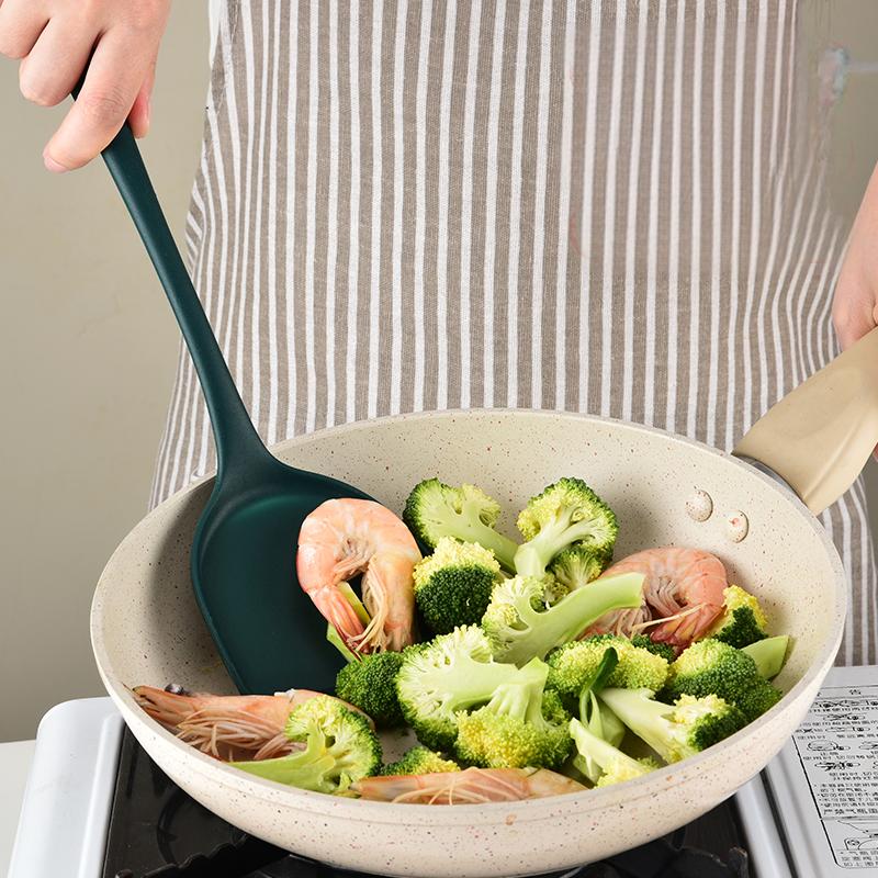 5 個の食品グレードのシリコーンキッチン用品セット耐熱性ノン - Kitchen Gadgets Green のレビューと価格